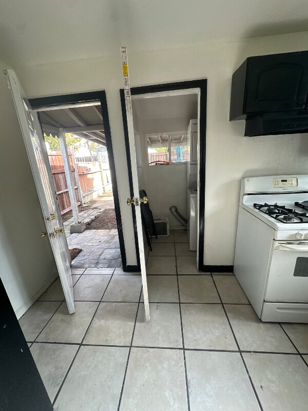 Building Photo - 916 Sonoma Ave