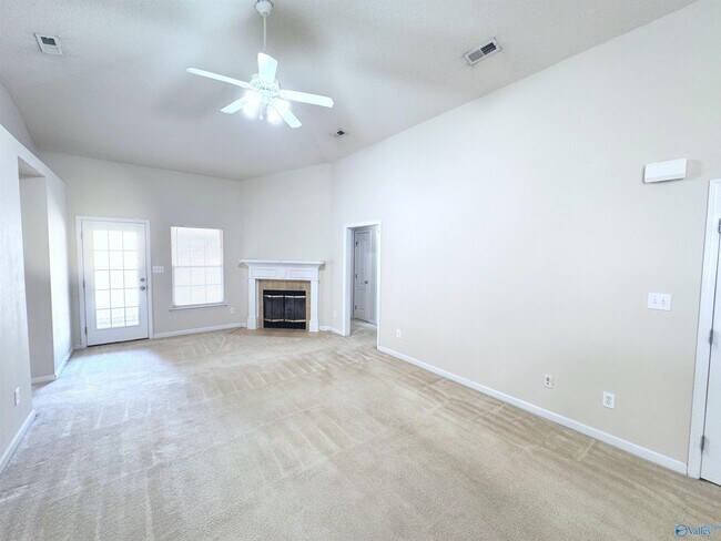 Building Photo - 120 Clover Ridge Dr