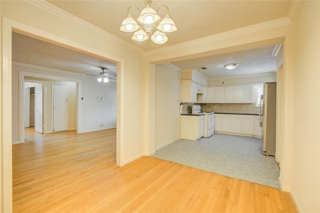 Building Photo - 5902 Hornwood Dr