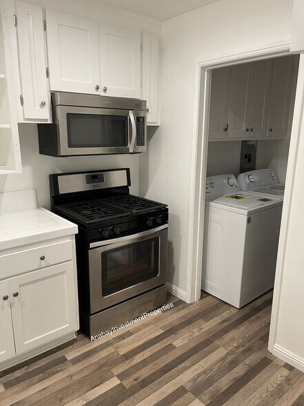 Stove and Microwave - 1909 Berkeley Ave