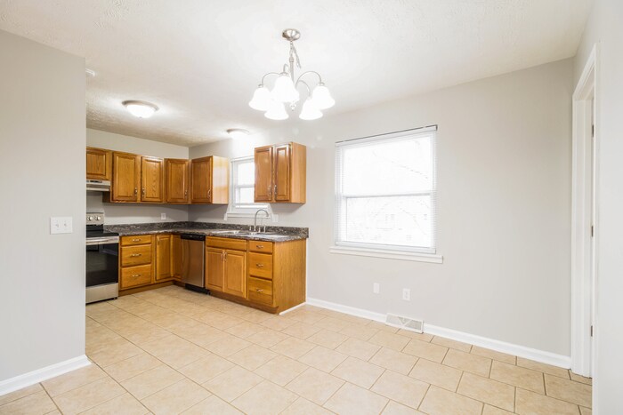 Building Photo - 682 Mimosa Ct
