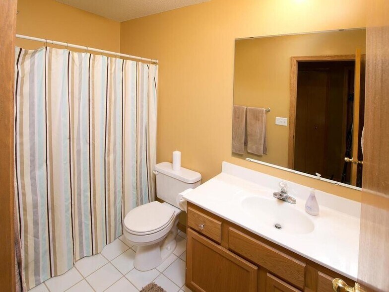 Building Photo - 14179 Plymouth Ave