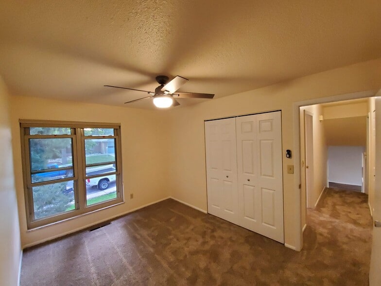 2nd bedroom - 5219 Alta Loma Rd