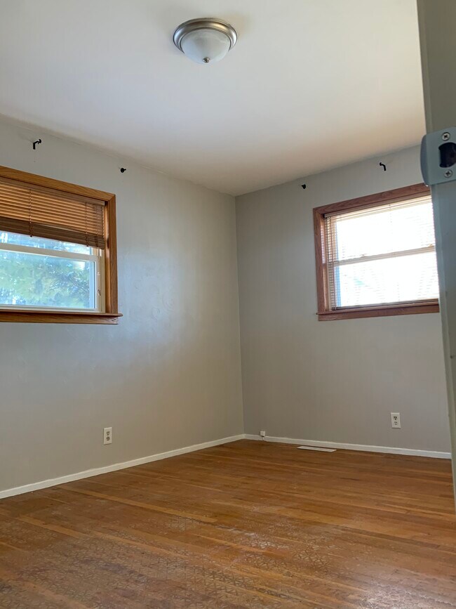 Building Photo - 18342 Clairmont Dr