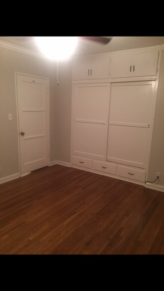 Lots of storage in secondary bedroom - 4227 Edgewood Plz