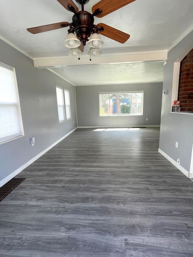 Building Photo - Beautifully Updated 4-Bedroom Home in the ...