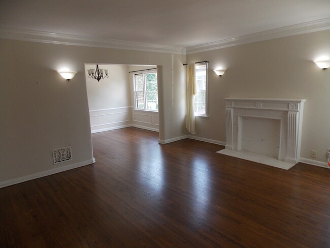 LIVING ROOM - 6201 Commodore Sloat Dr