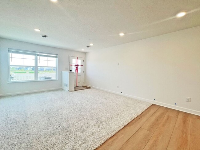 Building Photo - Brand New Townhome from Builder Never Lived In with Large Primary Suite, Loft-Office, 3 Baths and...
