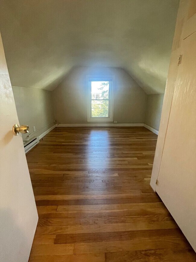 Building Photo - 296-298 Hurley Street