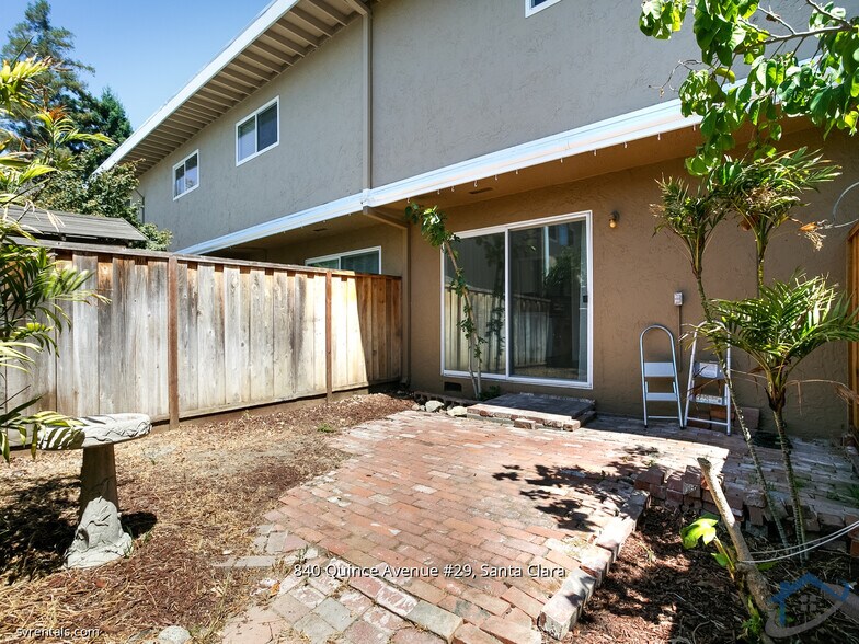 Building Photo - 840 Quince Ave