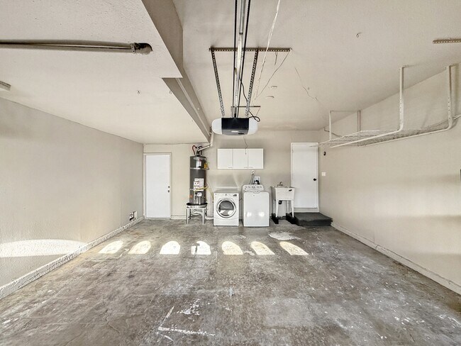 Building Photo - 13537 Carriage Rd