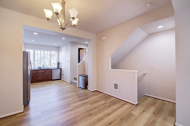 Building Photo - 2Bd/2.25Ba Mill Creek Townhouse