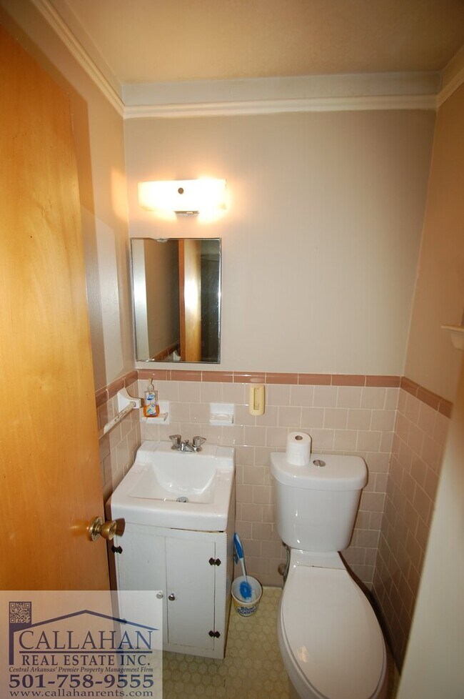 Building Photo - NLR 3 Bedroom
