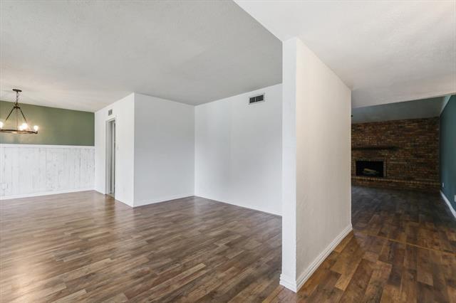 Building Photo - 2301 Travis Dr