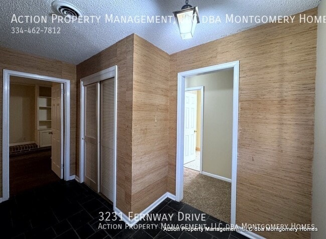 Building Photo - 3231 Fernway Dr