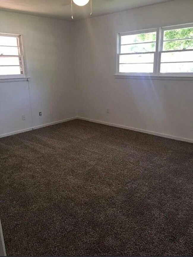 Building Photo - 4914 17th Pl