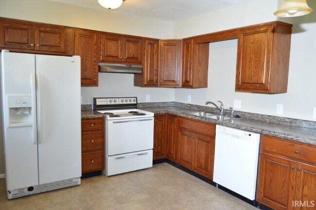 Building Photo - 16818 Coldwater Rd