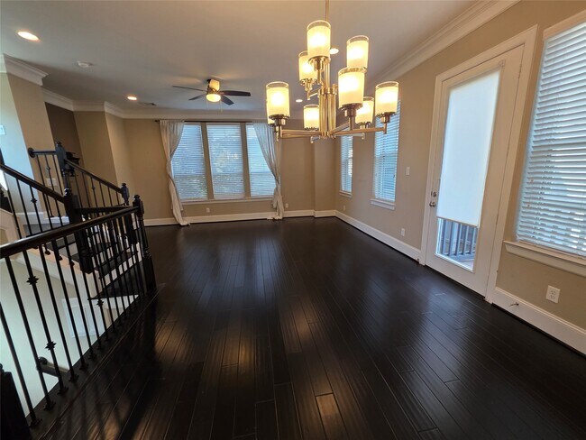 Building Photo - 4315 Schuler St