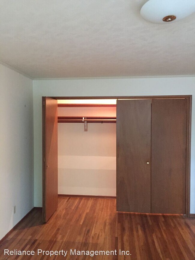 Building Photo - 8520-8560 SW Laurel Leaf Ln