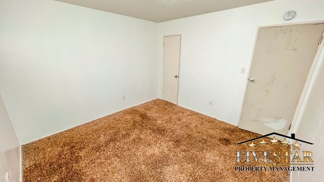 Building Photo - 1424 Gorrill St