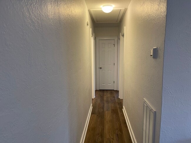 Building Photo - Impeccably Updated 3 BR / 2 BA Ranch