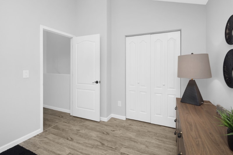 Building Photo - 381 Buffalo Dr