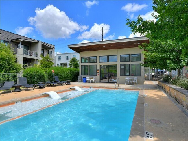 Building Photo - 2725 Dulce Ln