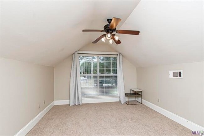 Building Photo - 3 Bedroom House in Capital Heights