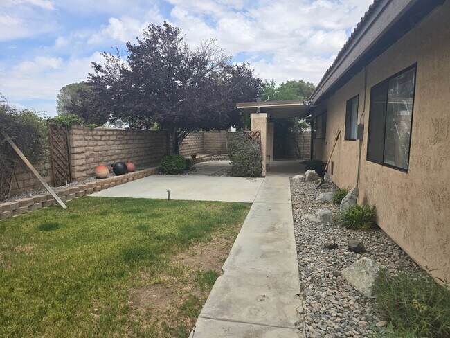 Building Photo - 418 Mt Baldy Cir