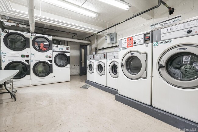 Building Photo - 105-25 64th Ave