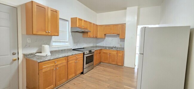 Building Photo - 3021 S Broad St