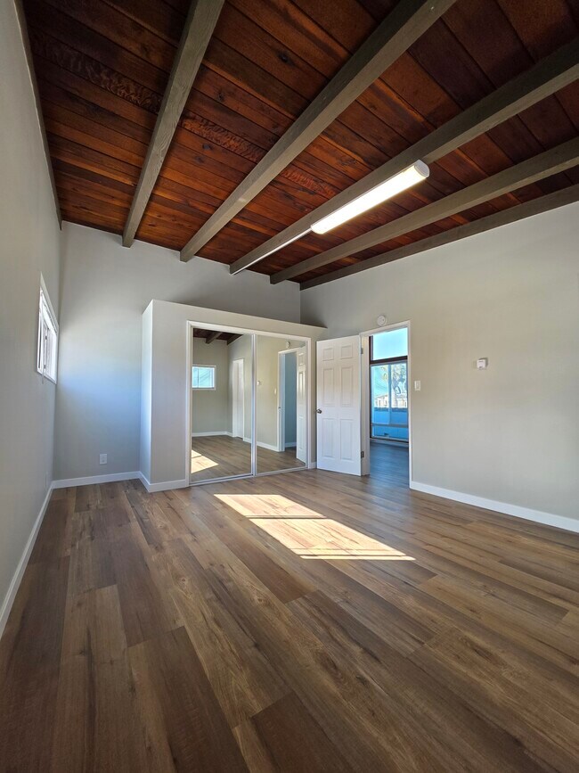 Building Photo - 2020 Hermosa Ave