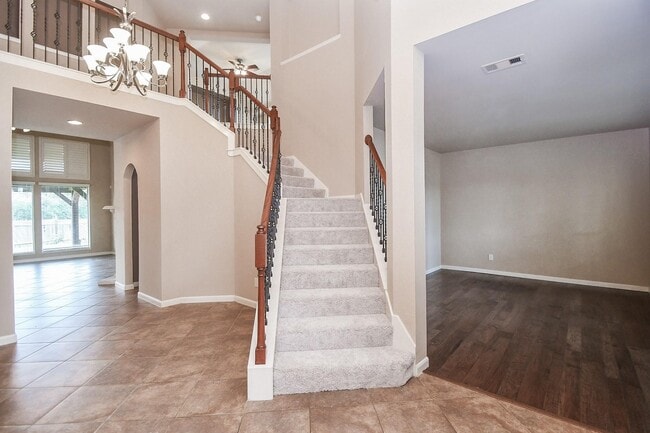 Building Photo - 5207 Belvedere Dr