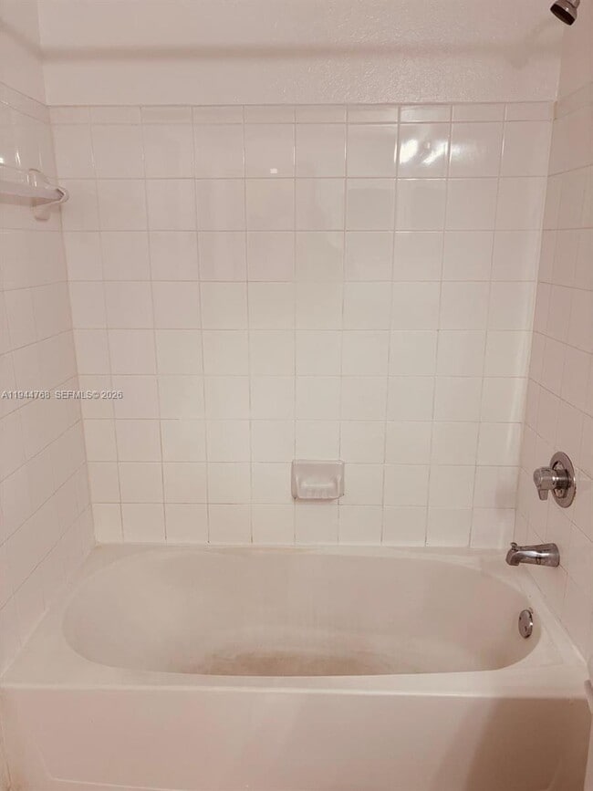 Building Photo - 2548 Centergate Dr