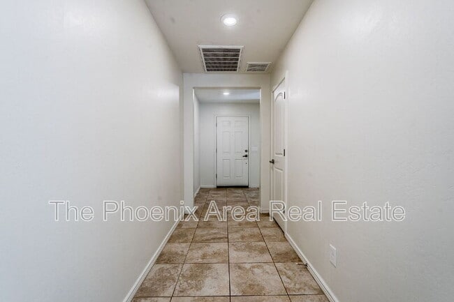 Building Photo - 3947 E Constitution Dr