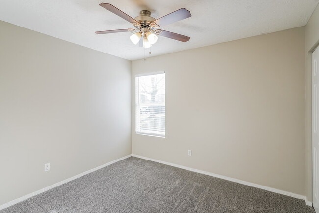 Building Photo - 2109 Carlton Ln