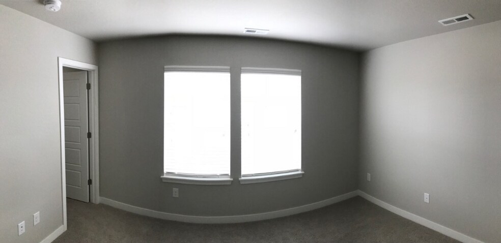 Building Photo - 2392 S Scranton St