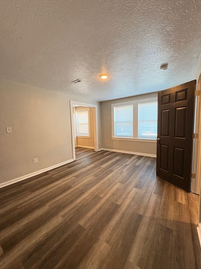 Building Photo - Live in Style without Breaking the Bank at Magnolias Living Apartments Washer & dryer in-unit