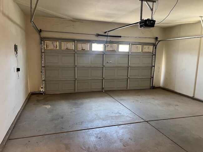 Building Photo - 1345 Florence