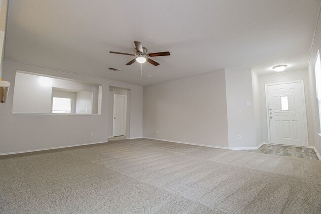 Building Photo - 511 Mathis Mdw
