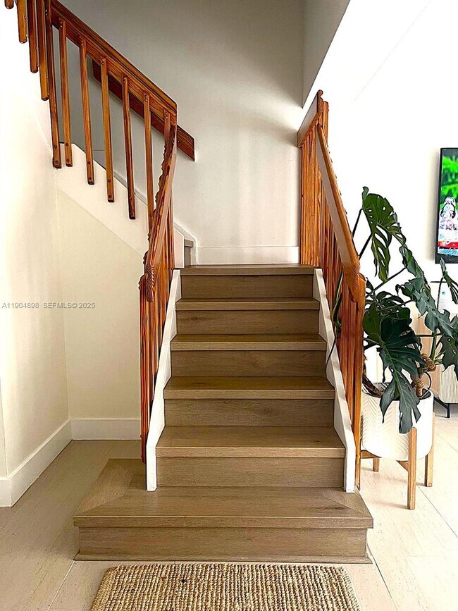 Building Photo - 14305 SW 57th Ln