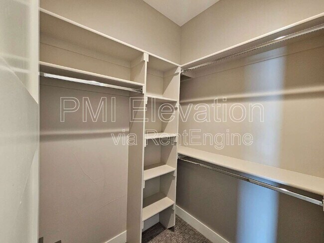 Building Photo - 4260 W 13th Ave