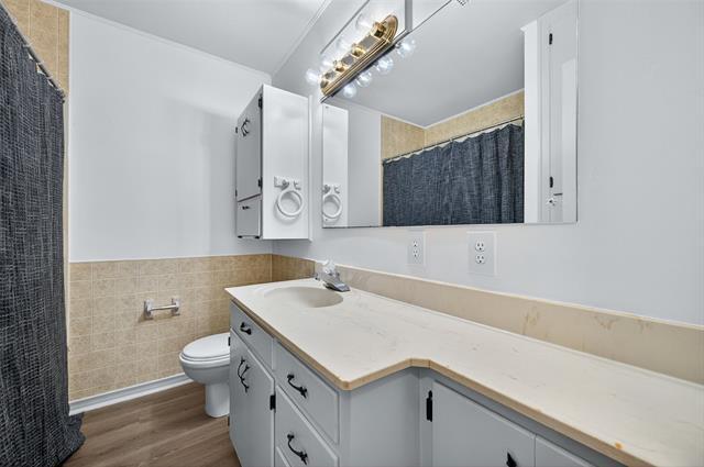 Building Photo - 516 Berend St