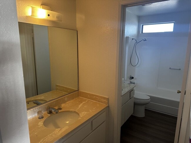 Building Photo - 308 Mountain Ct