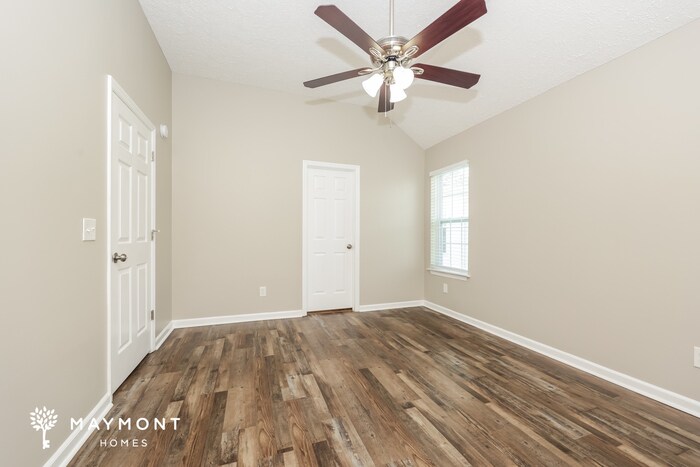 Building Photo - 501 Lake Forest Dr
