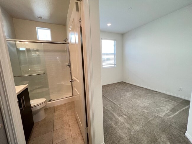 Building Photo - Wonderful 3 Bedroom 3 Bathroom Anaheim Condo in Gated Community