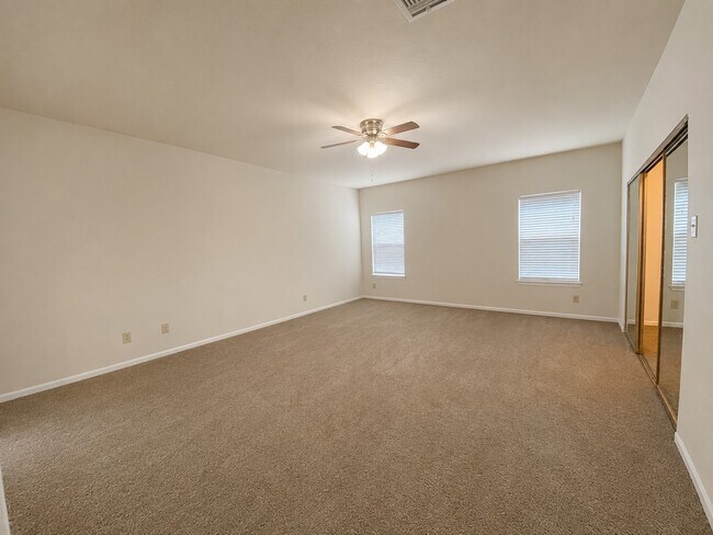 Building Photo - 2894 Holly Hall St