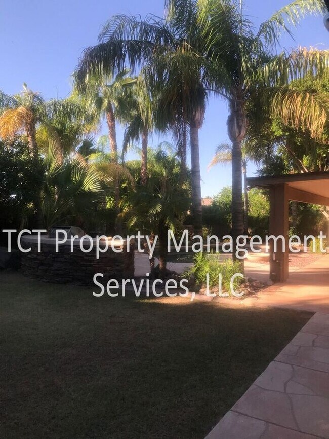Building Photo - Spacious Home in North East Mesa!