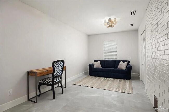 Building Photo - 312 Xanthisma Ave