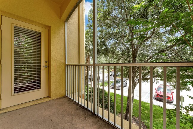 Building Photo - Large 3 bedroom condo at Lee Vista